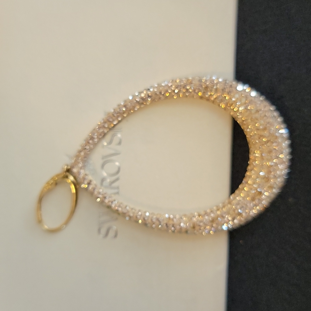 Jewelry - Picture 2 of 4